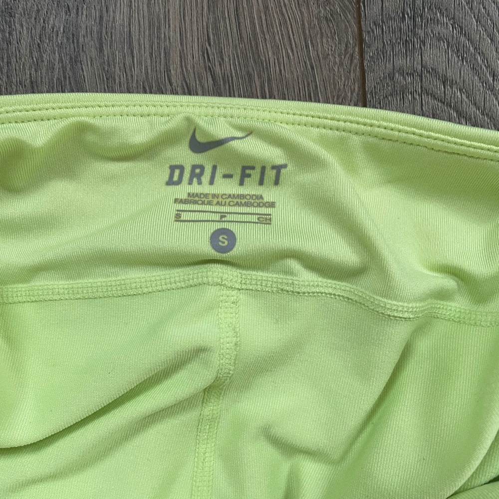 Nike Dri Fit tennis skirt - Picture 3 of 8
